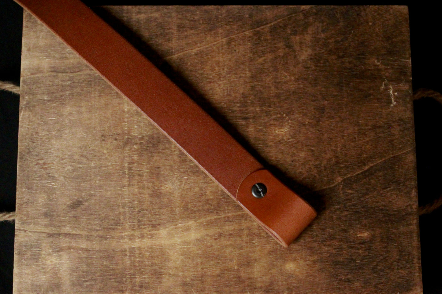 Golden Brown Classic leather Rifle Sling - Classic leather rifle strap - classic leather gun sling - classic leather gun strap - handcrafted, for hunting back, end