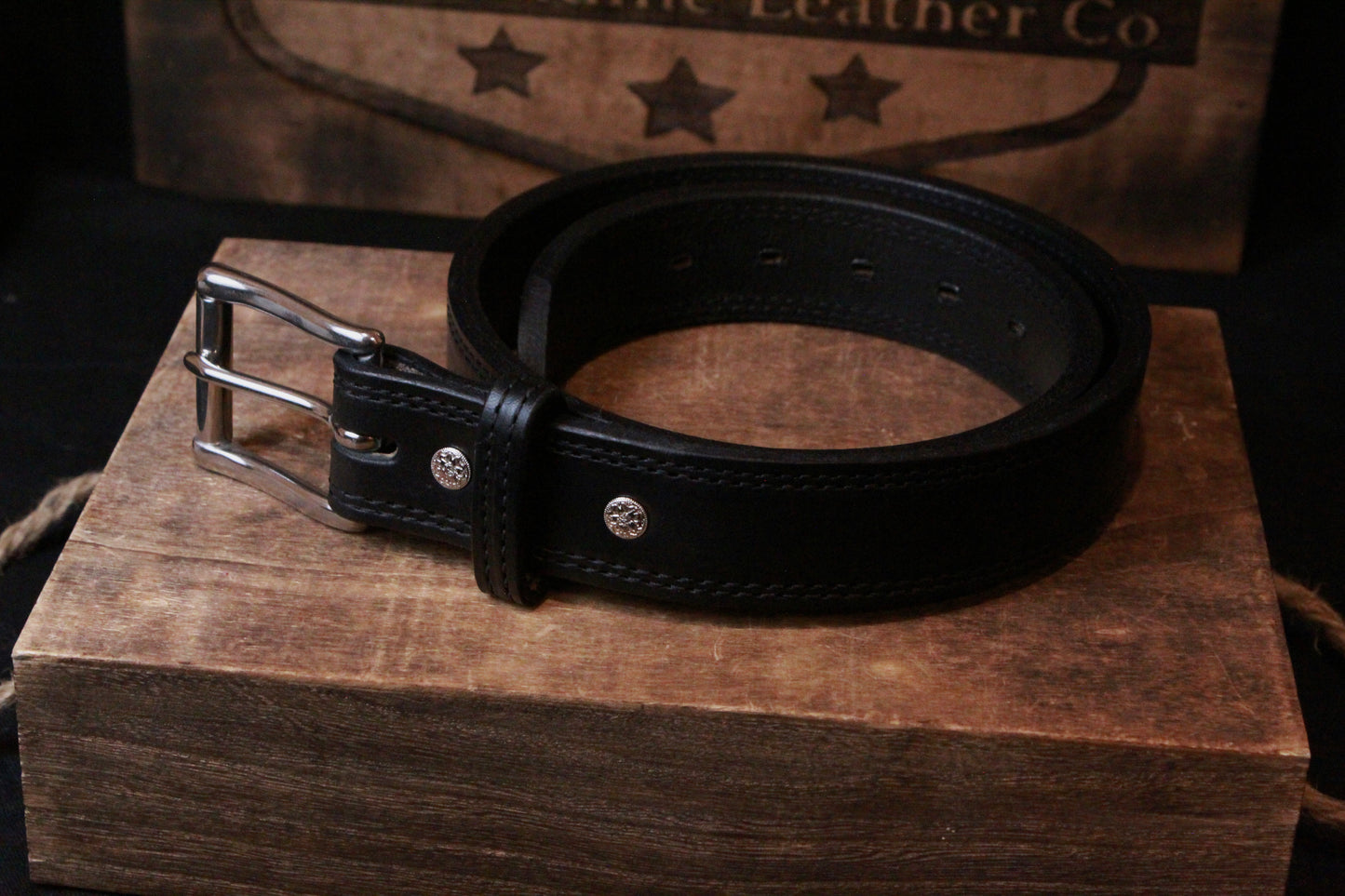 Black Work Belt, men’s leather belt, top right view