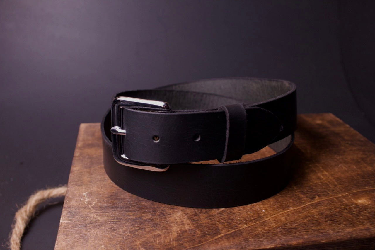 Lady May Women's Leather Belt, black, front view buckled