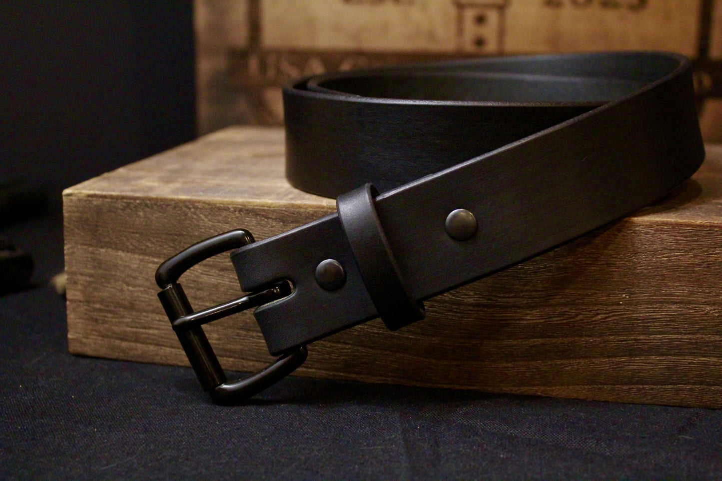 The Commander mens leather belt, black, front view