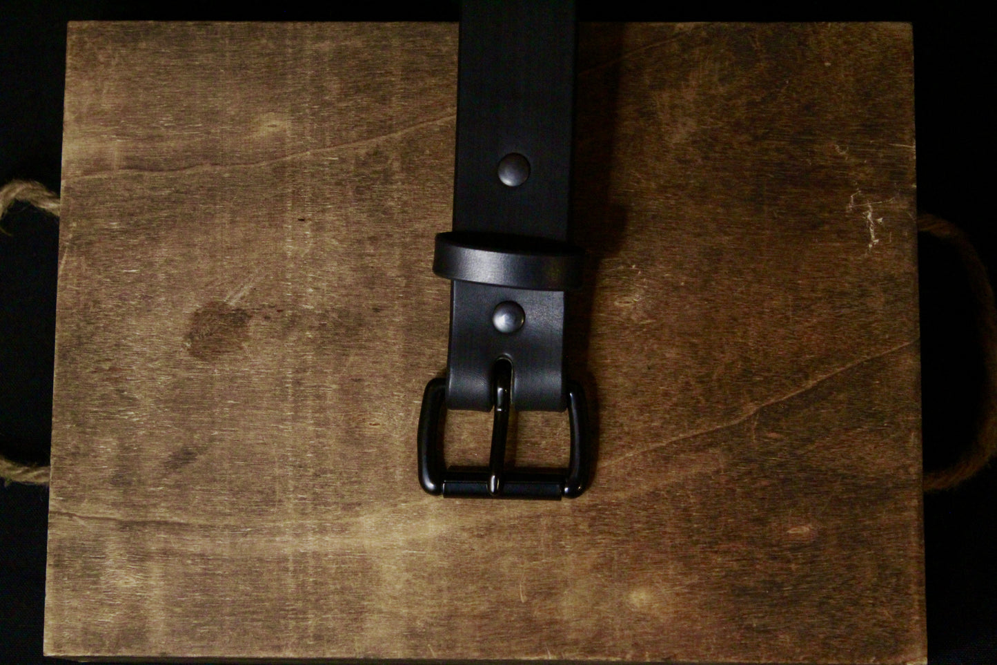 The Commander mens leather belt, black, top view