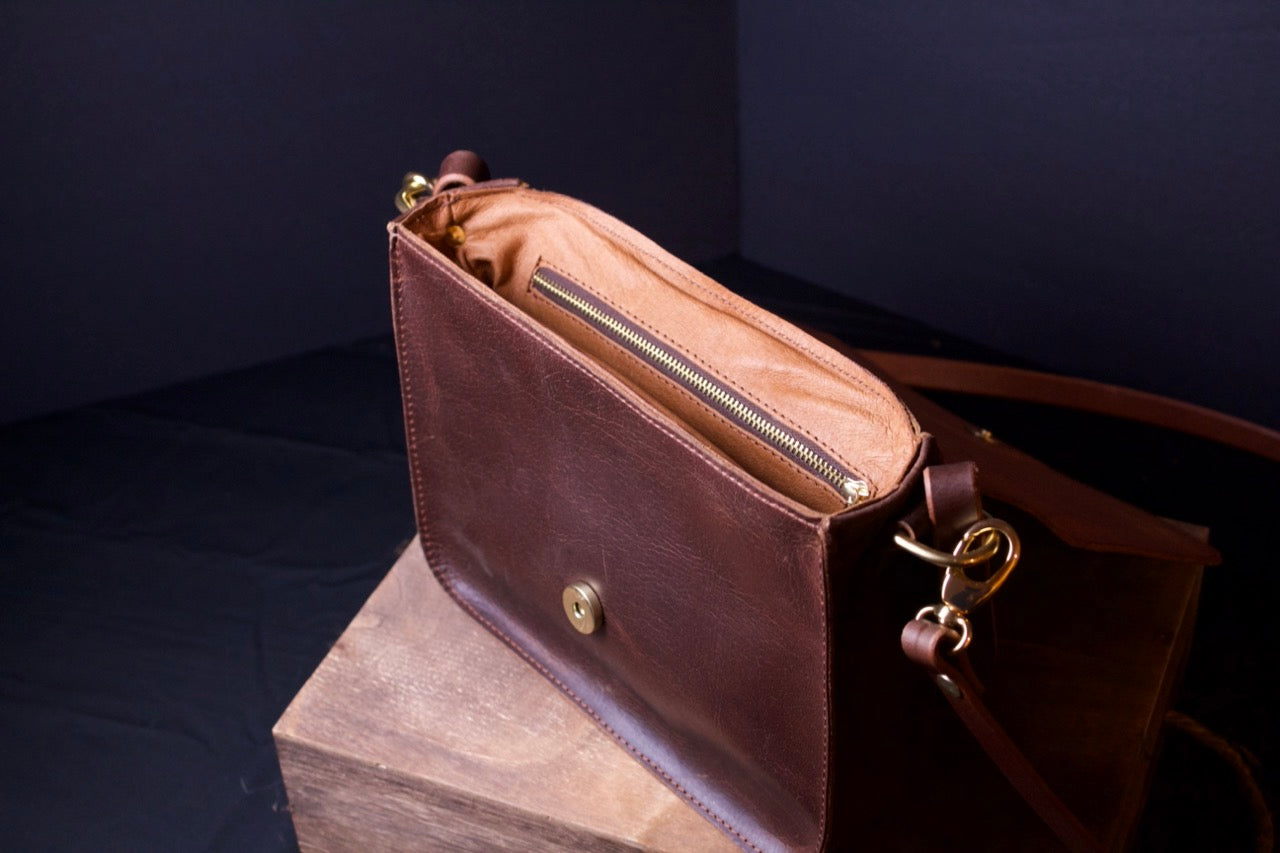 The Dixie Leather Handbag, brown women's purse, inside view