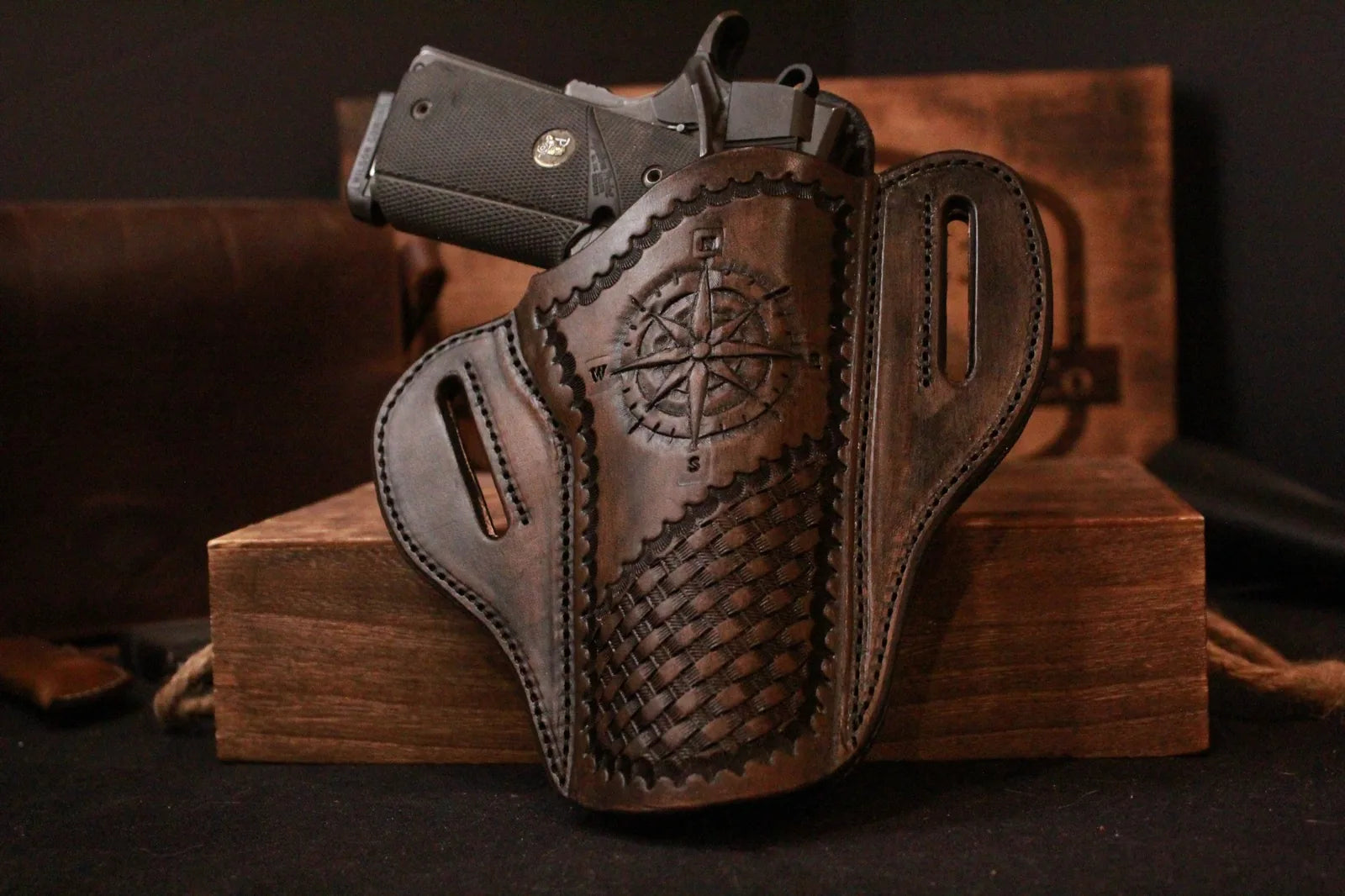 custom hand tooled leather gun holster made in the USA, use made custom leather gun holster, hand tooled leather gun holster, hand tooled leather