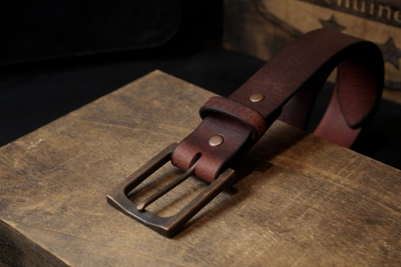 the oxblood mens leather belt, right view 